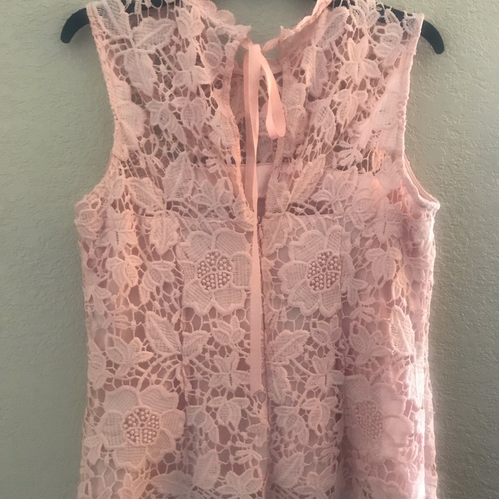 Nanette Lepore Lace Crotchet scallop sleeveless blouse baby pink Size M - Picture 5 of 7